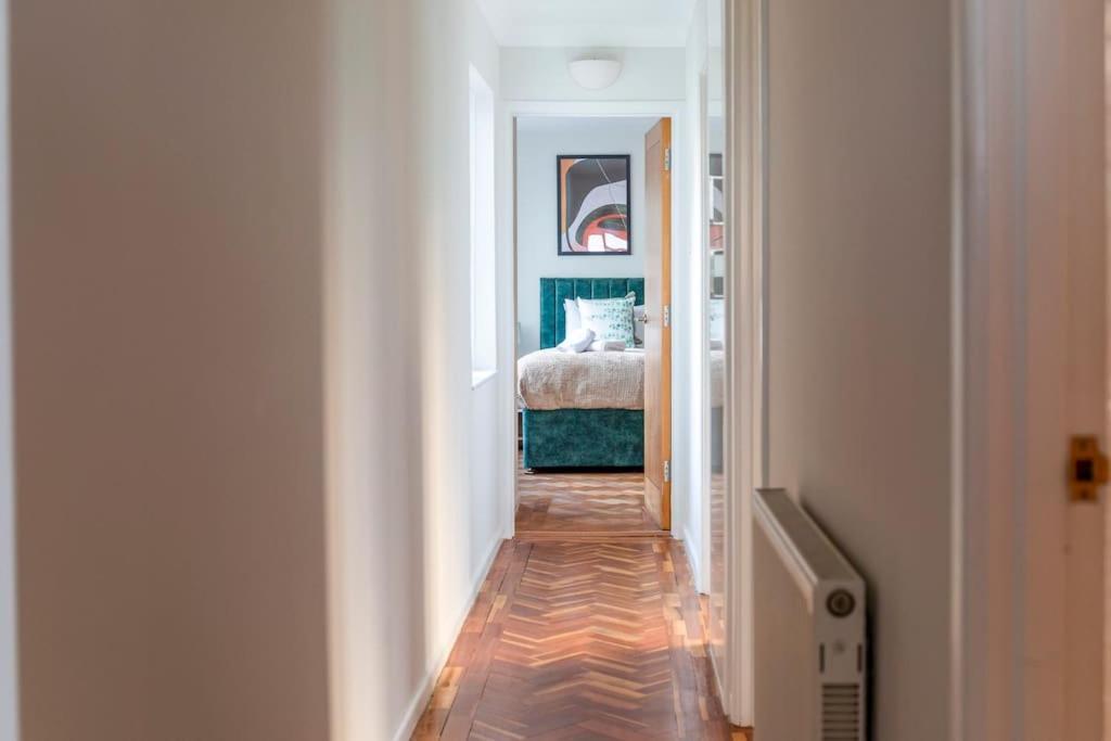Spacious Sea View 2 Bedroom Sleeps 6-Free Parking 伯恩茅斯 外观 照片